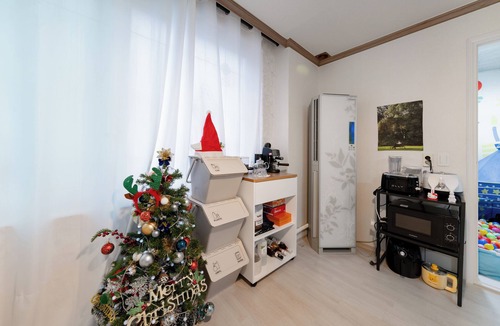 Seo-gu Apartment | Boardgames, Cosplay, Nintendo, Beam Projector, Netflix, Ball Pool, Comic Book
