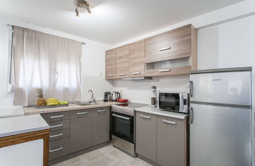 Skiathos Town Apartment | Bohemian Townhouse Upper Floor Skiathos
