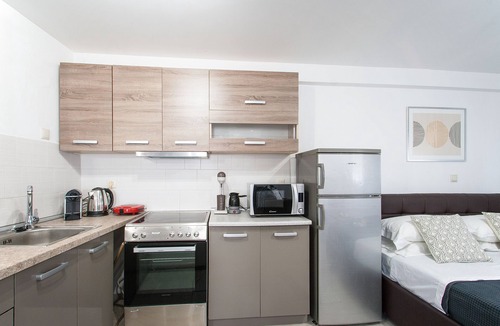 Skiathos Town Apartment | Bohemian Townhouse Upper Floor Skiathos
