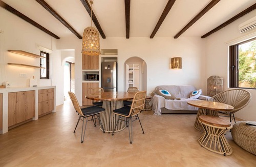 Kontos Apartment | Breathtaking Sea View With Jacuzzi for Couples and Families