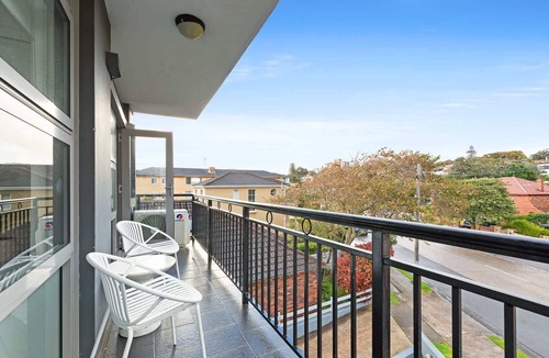 Vaucluse Apartment | Bright 2-Bed Flat with Balcony in Vaucluse