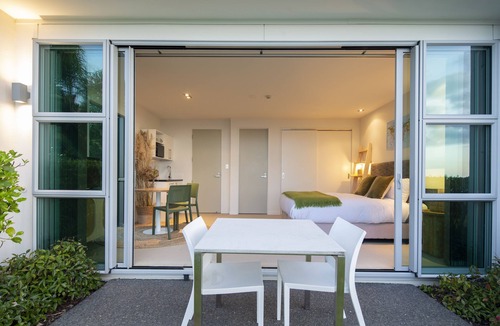 Cable Bay Apartment | Cable Bay Surf Studio With Epic Ocean Views