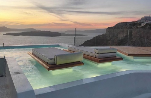 Megalochori Villa | Caldera View Private Villa with Private Pool/Heated Jacuzzi/Amazing Sunset