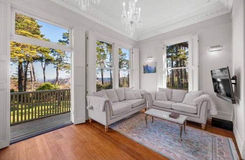 Wentworth Falls House | Carramar House - in the Amphitheatre of Nature