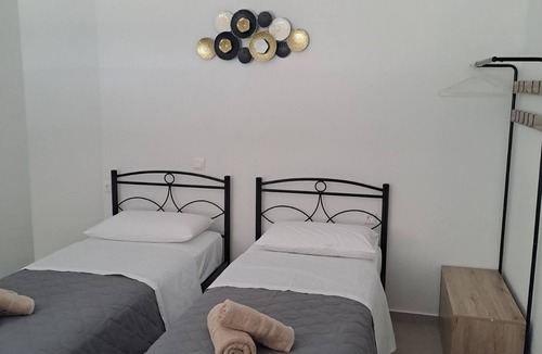 Paradisi Apartment | Casa di Pino D in Paradisi Square near Airport