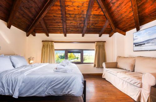 Kato Pedina Villa | Chalet Panorama -Three Level Escape in Parnassos
