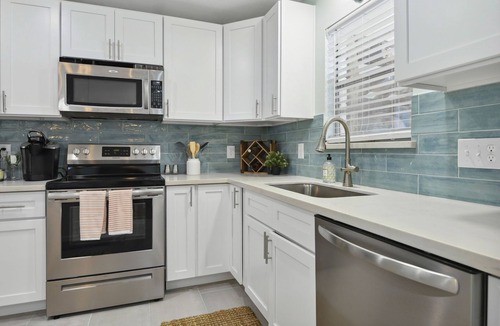 Long Beach House | Charming, STOCKED, coastal cottage in Long Beach w/pool, outdoor bar, LOCATION
