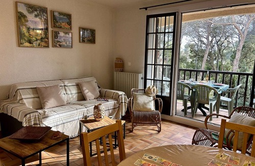Boulouris-sur-Mer Apartment | Charming studio with pool - 4 guests