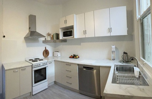 Coogee House | Coastal house 4 mins walk to beach, Coogee, Sydney
