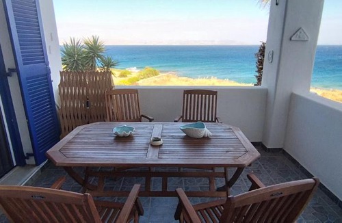 Logaras Apartment | Coral Nest