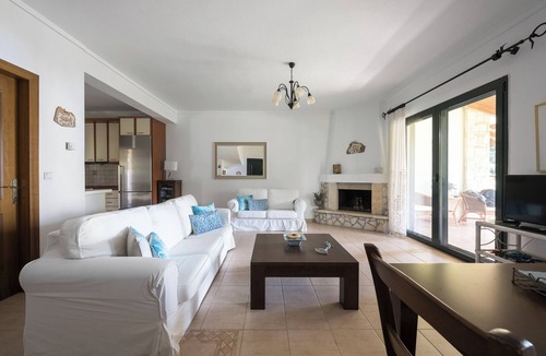 Kriopigi House | Coral Villa by Luxlikehome