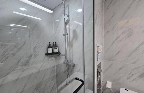 Seocho-dong Apartment | Cozy 1-bedroom with AC and WiFi in amazing Seoul