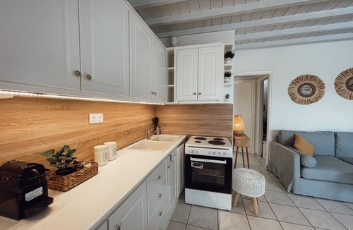 Kalafatis Apartment | Cozy Home with pool at Kalafatis beach- Cielo Homes