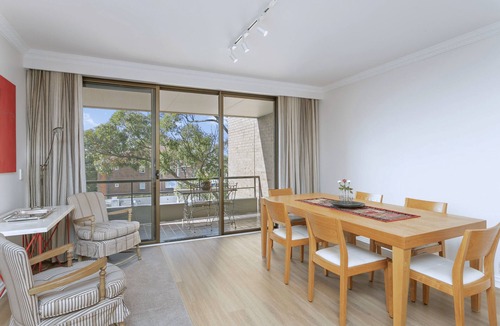 Cremorne Apartment | Cremorne - SPF13 - Spofforth Street - Sunny 2BR Apartment with Balcony Parking Near Cremorne Shops Transport