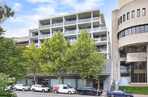 Crows Nest Apartment | Crows Nest - CLA26 - Clarke Street - Stylish Crows Nest Apartment with Balcony Overlooking Park
