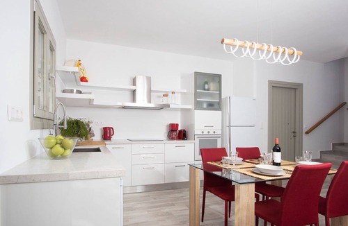 Plaka House | Cycladic inspired luxury villa with private pool and rooftop hottub in Plaka