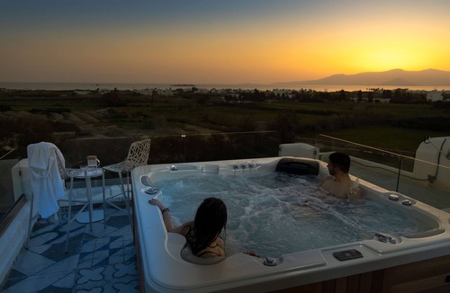 Plaka Villa | Cycladic inspired luxury villa with private pool and rooftop hottub for 15