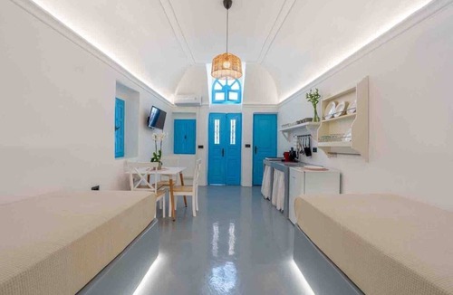 Emporio Apartment | Cycladic Traditional House with view by MPS