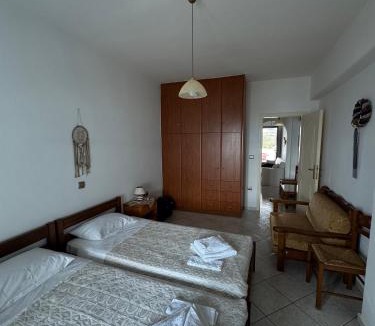 Logaras Apartment | Dawn Paros