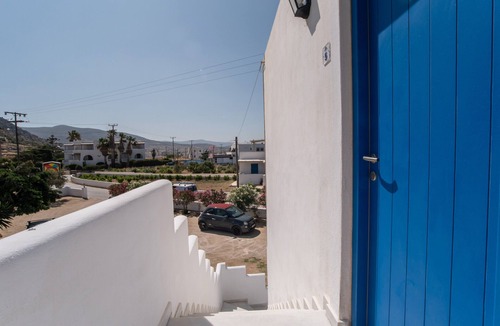 Mikri Vigla Apartment | Deluxe Triple Apartment on the 1st Floor