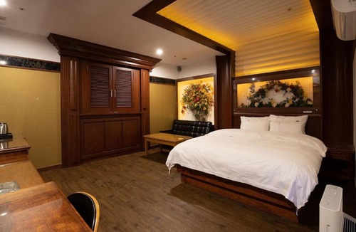 Doksan-dong Hotel | Doksan 3S Hotel