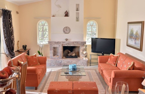Spata-Artemida Apartment | Domelia's Luxury Apartment near Airport & beach