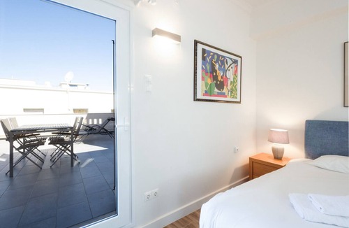 Plaka Apartment | Downtown Cocoon with Roof Deck