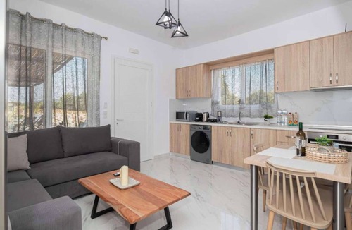 Haraki Villa | Dreamy Charaki 2 Bd Villa with Private Pool