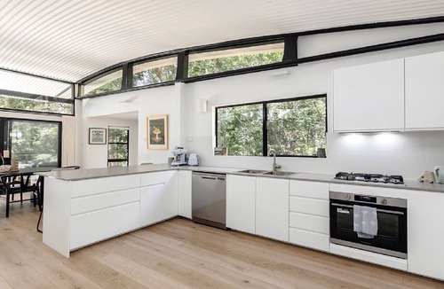 Macmasters Beach House | Elegant abode only moments to Macmasters Beach