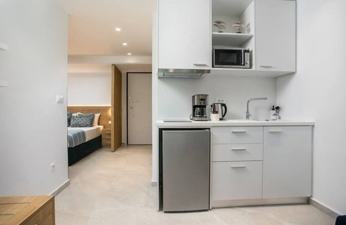 Rhodes Apartment | Elegant Blue Rhodes Center Apartment near the Sea