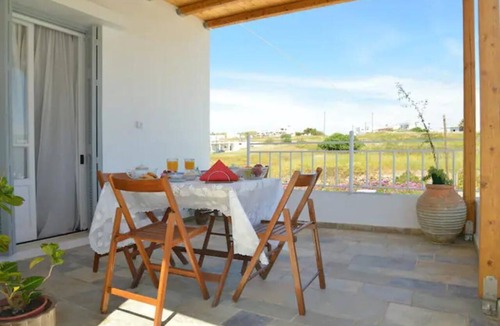 Adamas House | Esperos seaside suite in Adamas, Milos