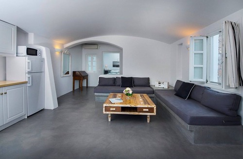 Kamari Villa | Exquisite Santorini Villa | Villa Desire | Private Plunge Pool & Stunning Sea