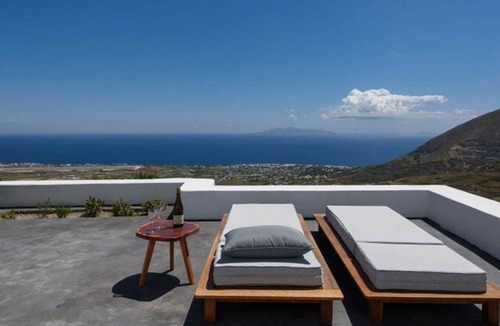 Pyrgos Villa | Exquisite Santorini Villa | Villa Pius | 2 Bedrooms