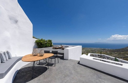 Pyrgos Villa | Exquisite Santorini Villa | Villa Pius | 2 Bedrooms