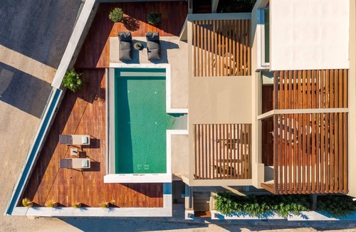 Tinos Town Villa | Exquisite Tinos Suite | Suite with Breathtaking Sea Views and Outdoor Jacuzzi