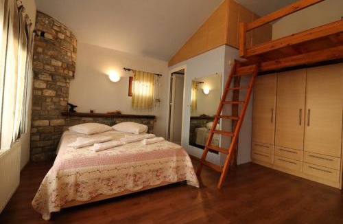 Tsagarada House | Fakistra's Blue House