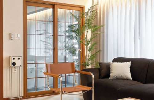Seochon House | [Families&Groups] 4BR,3BA/Private Floors/Walkable Subway&Bus/Near Cafes&Dining