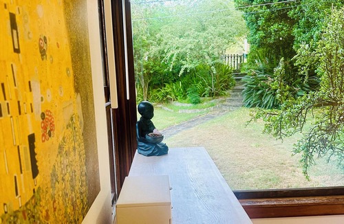 Freshwater House | Family Beach House in Freshwater 4bdrm. SUN Deck. WALK to Beach. Pet's Welcome.