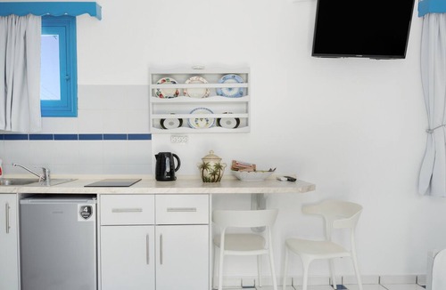 Finiki Apartment | Giavasi seaside finiki 3 Apartment with Sea View, Wi-Fi, and Air Conditioning
