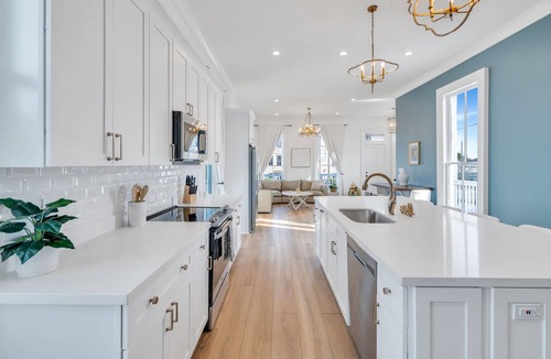 Faubourg Marigny House | Gorgeous Renovated 4BR Home in Marigny Triangle. Walk to FQ!