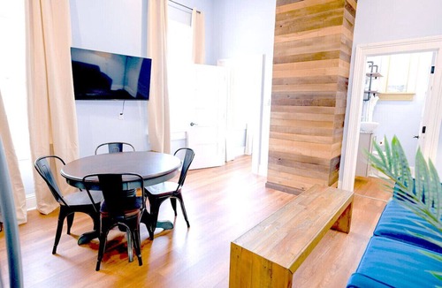 Treme Apartment | Governors Apartment - 2 bedroom - Steps to FQ
