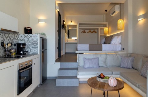 Tinos Town Apartment | Grey Pearl suite in Tinos