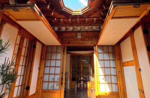 Gahoe-dong House | HAM Hanokstay Anguk Station 10 min, 2rooms+2bathrooms