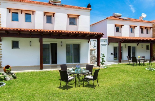 Kolymbia House | Haus in Kolympia mit Garten und Bergblick by Interhome