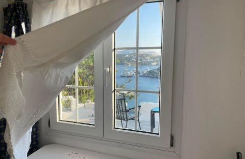 Panteli House | Hector -Sweet home with a beautiful view