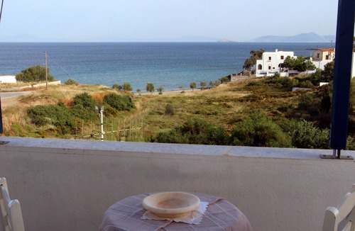 Moutsouna Apartment | "Hippocampus" 2bedroom Apartment with Aegean View and 2 min walk from the beach