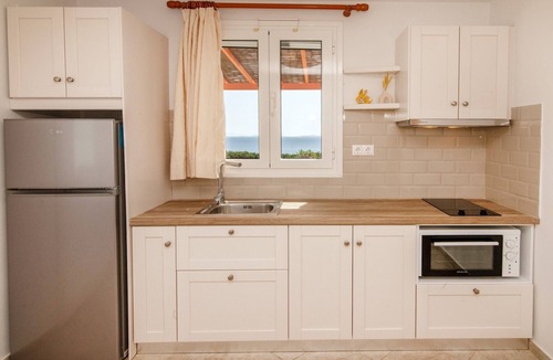 Agios Ioannis House | Holiday Home 'Anemologio 201 Tinos' with Sea View, Wi-Fi and Air Conditioning