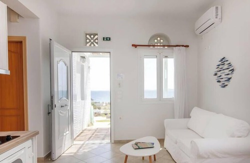 Agios Ioannis House | Holiday Home 'Anemologio 102 Tinos' with Sea View, Wi-Fi and Air Conditioning