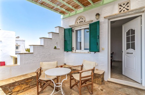 Agios Ioannis House | Holiday Home 'Anemologio 102 Tinos' with Sea View, Wi-Fi and Air Conditioning