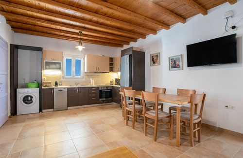 Chrissi Akti House | Holiday Home 'Blue Xenia - 3' with Sea View, Wi-Fi and Air Conditioning